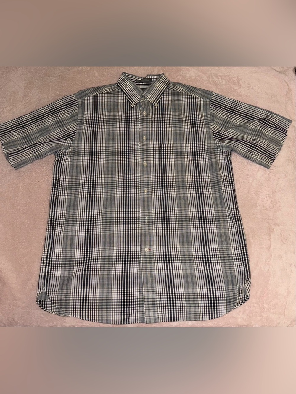 24 ✨Daniel Cremieux Signature Collection plaid button up✨